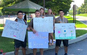 MHS students welcome new students to campus