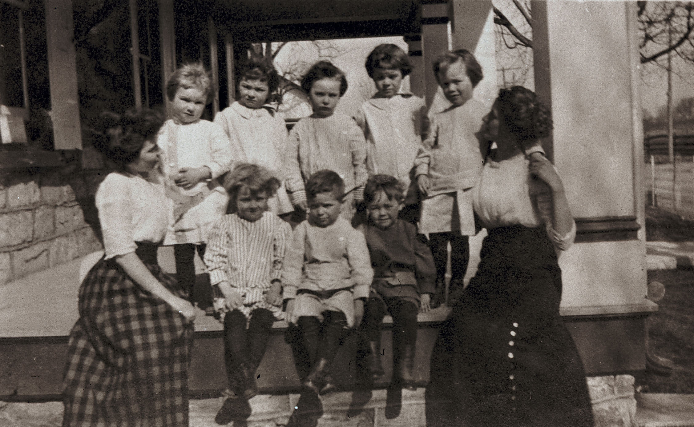 Students at Kinderhaus in 1914