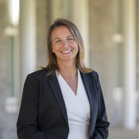 Dr. Tara Valoczki Headshot