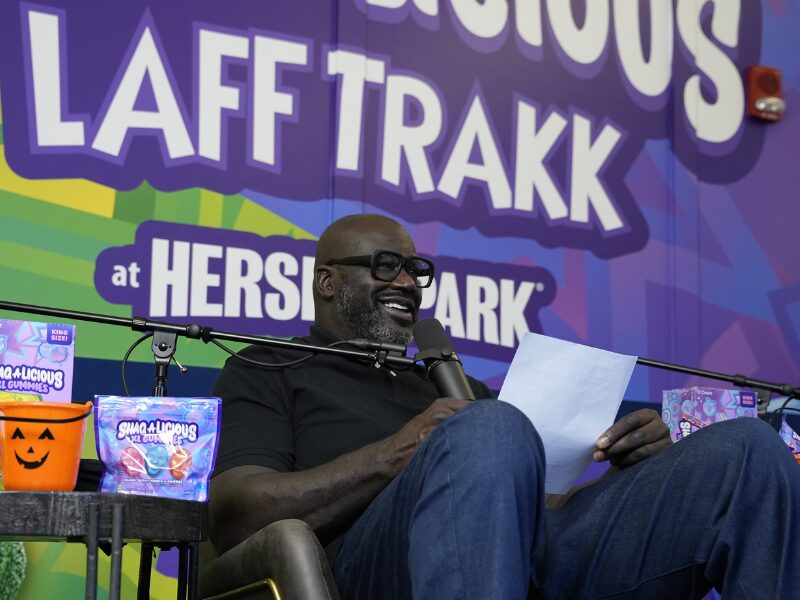 Shaq playing at Hersheypark during his podcast recording.